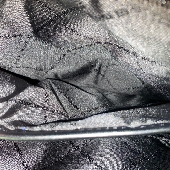 MICHEAL KORS BLACK AND GOLD MEDIUM KENLY BACKPACK - Picture 4 of 9